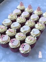 Giraffe cupcakes 1st birthday